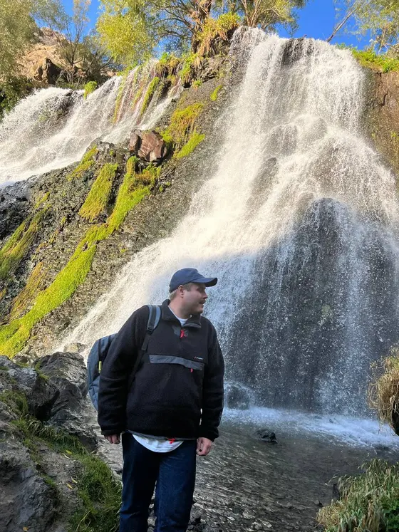 Водопад в лесу под Дилижаном