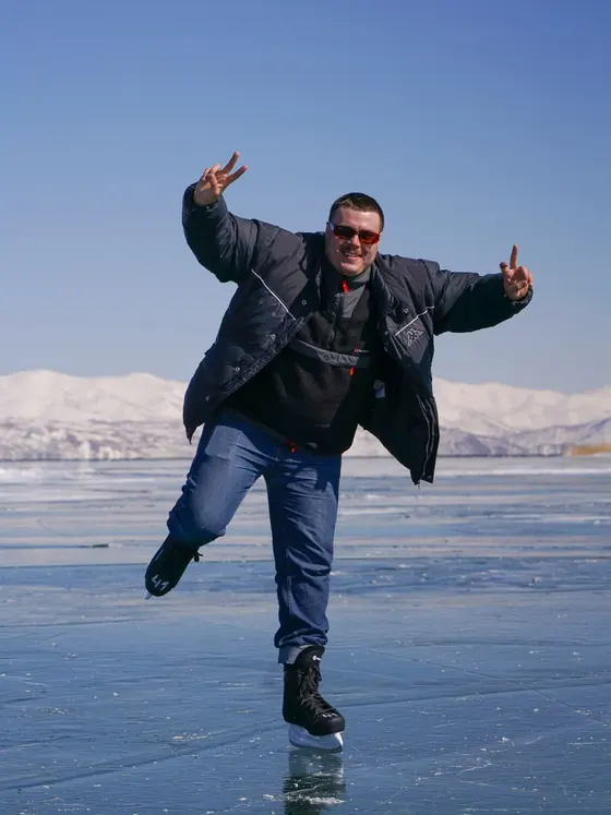 Сергей на льду Севана